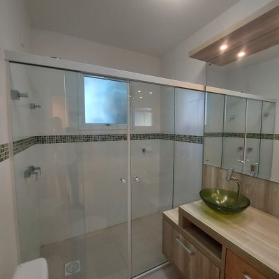 Casa Residencial com 475m², 7 quartos, 7 suítes, 8 garagens, no bairro Canasvieiras em Florianópolis