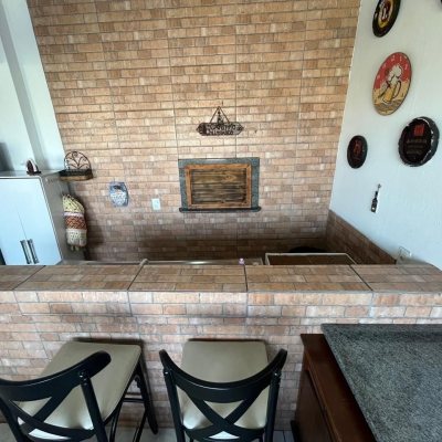 Casa Residencial com 239m², 4 quartos, 1 suíte, 4 garagens, no bairro Barreiros em São José