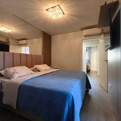 Sobrado Residencial com 200m², 3 quartos, 3 suítes, 2 garagens, no bairro Cachoeira Do Bom Jesus em Florianópolis