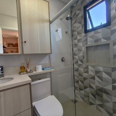 Sobrado Residencial com 200m², 3 quartos, 3 suítes, 2 garagens, no bairro Cachoeira Do Bom Jesus em Florianópolis