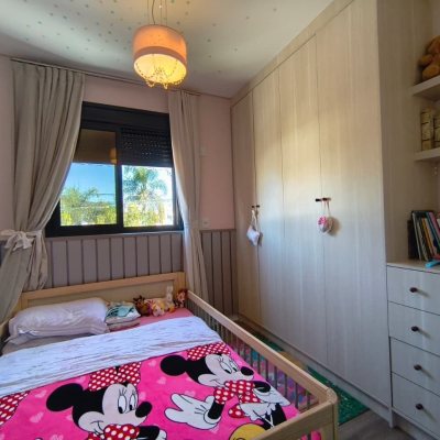 Sobrado Residencial com 200m², 3 quartos, 3 suítes, 2 garagens, no bairro Cachoeira Do Bom Jesus em Florianópolis