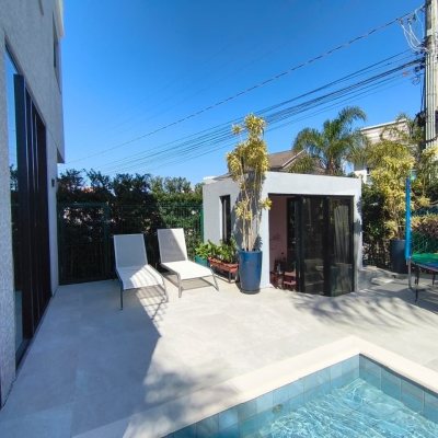 Sobrado Residencial com 200m², 3 quartos, 3 suítes, 2 garagens, no bairro Cachoeira Do Bom Jesus em Florianópolis