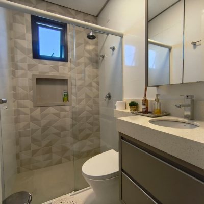 Sobrado Residencial com 200m², 3 quartos, 3 suítes, 2 garagens, no bairro Cachoeira Do Bom Jesus em Florianópolis