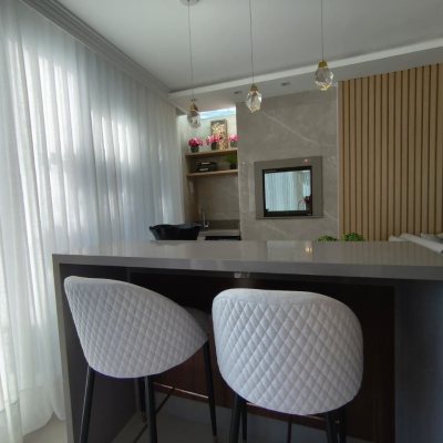 Sobrado Residencial com 200m², 3 quartos, 3 suítes, 2 garagens, no bairro Cachoeira Do Bom Jesus em Florianópolis