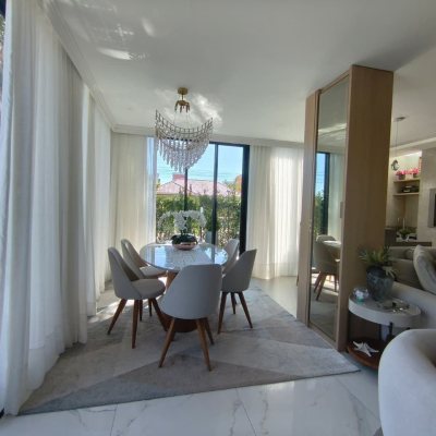 Sobrado Residencial com 200m², 3 quartos, 3 suítes, 2 garagens, no bairro Cachoeira Do Bom Jesus em Florianópolis