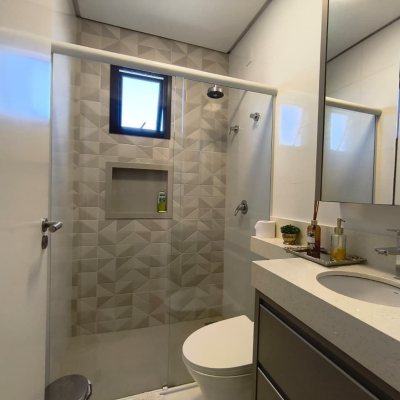 Sobrado Residencial com 200m², 3 quartos, 3 suítes, 2 garagens, no bairro Cachoeira Do Bom Jesus em Florianópolis