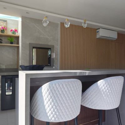 Sobrado Residencial com 200m², 3 quartos, 3 suítes, 2 garagens, no bairro Cachoeira Do Bom Jesus em Florianópolis