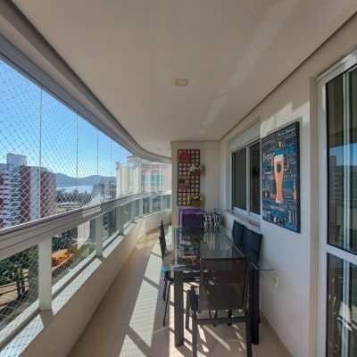 Apartamentos com 128m², 3 quartos, 1 suíte, 2 garagens, no bairro Agronômica em Florianópolis