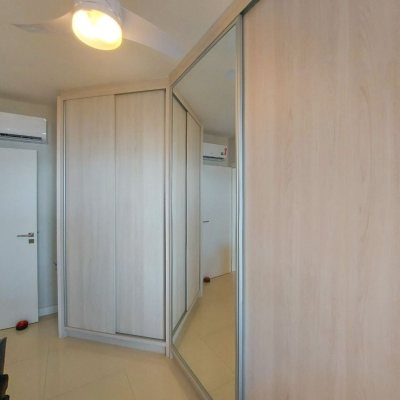 Apartamentos com 128m², 3 quartos, 1 suíte, 2 garagens, no bairro Agronômica em Florianópolis