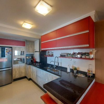 Apartamentos com 128m², 3 quartos, 1 suíte, 2 garagens, no bairro Agronômica em Florianópolis