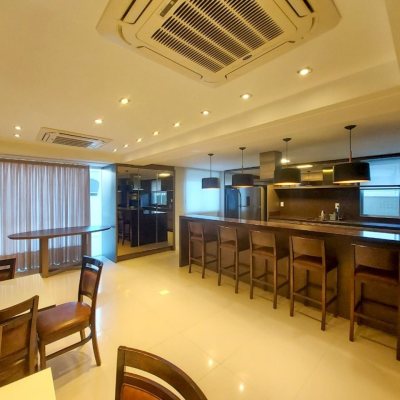 Apartamentos com 128m², 3 quartos, 1 suíte, 2 garagens, no bairro Agronômica em Florianópolis