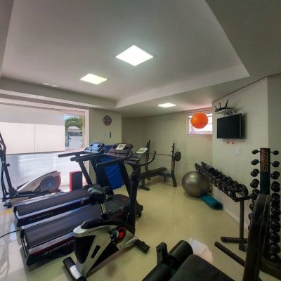 Apartamentos com 128m², 3 quartos, 1 suíte, 2 garagens, no bairro Agronômica em Florianópolis