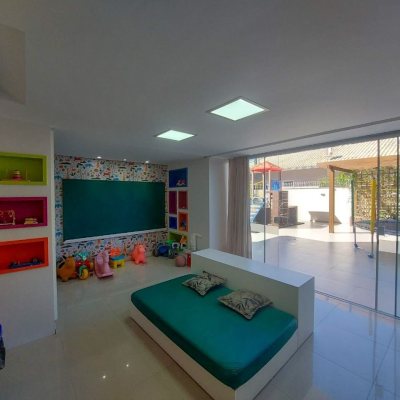 Apartamentos com 128m², 3 quartos, 1 suíte, 2 garagens, no bairro Agronômica em Florianópolis