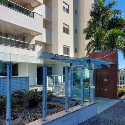 Apartamentos com 128m², 3 quartos, 1 suíte, 2 garagens, no bairro Agronômica em Florianópolis