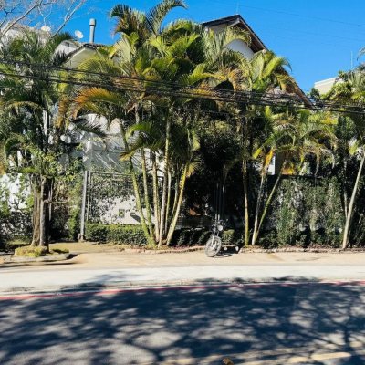 Apartamentos com 145m², 3 quartos, 1 suíte, 3 garagens, no bairro Lagoa Da Conceição em Florianópolis