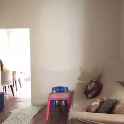 Casa Residencial com 120m², 2 quartos, 1 garagem, no bairro Estreito em Florianópolis