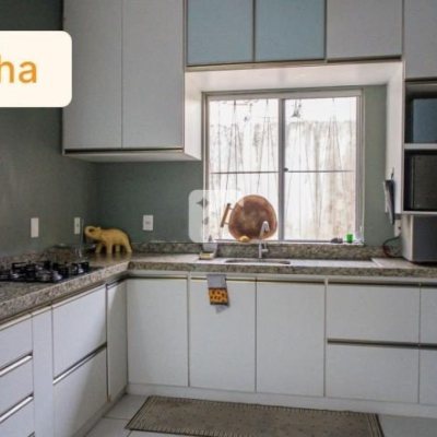 Casa Residencial com 120m², 2 quartos, 1 garagem, no bairro Estreito em Florianópolis