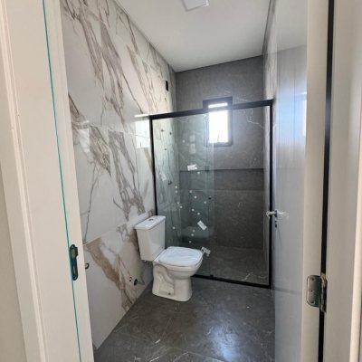 Casa Residencial com 91m², 2 quartos, 1 suíte, 2 garagens, no bairro São João Do Rio Vermelho em Florianópolis