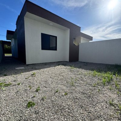 Casa Residencial com 91m², 2 quartos, 1 suíte, 2 garagens, no bairro São João Do Rio Vermelho em Florianópolis