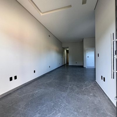 Casa Residencial com 91m², 2 quartos, 1 suíte, 2 garagens, no bairro São João Do Rio Vermelho em Florianópolis
