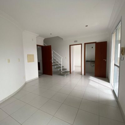Cobertura com 97m², 3 quartos, 3 suítes, 2 garagens, no bairro Capoeiras em Florianópolis