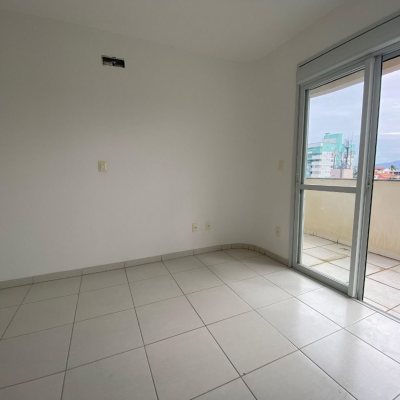 Cobertura com 97m², 3 quartos, 3 suítes, 2 garagens, no bairro Capoeiras em Florianópolis