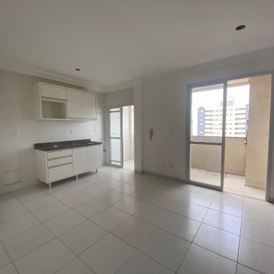 Cobertura com 99m², 3 quartos, 3 suítes, 2 garagens, no bairro Capoeiras em Florianópolis