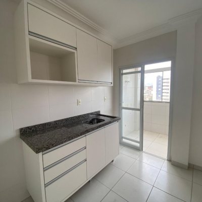 Cobertura com 99m², 3 quartos, 3 suítes, 2 garagens, no bairro Capoeiras em Florianópolis