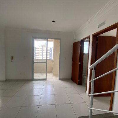 Cobertura com 99m², 3 quartos, 3 suítes, 2 garagens, no bairro Capoeiras em Florianópolis