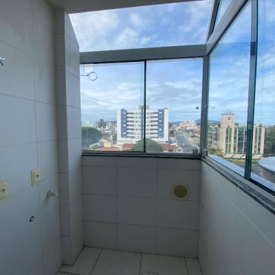 Cobertura com 99m², 3 quartos, 3 suítes, 2 garagens, no bairro Capoeiras em Florianópolis