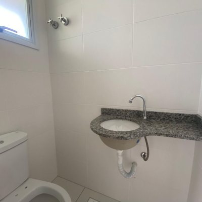 Cobertura com 99m², 3 quartos, 3 suítes, 2 garagens, no bairro Capoeiras em Florianópolis