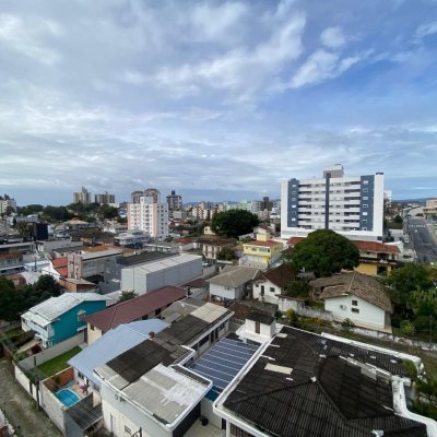 Cobertura com 99m², 3 quartos, 3 suítes, 2 garagens, no bairro Capoeiras em Florianópolis
