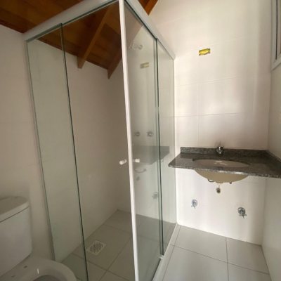 Cobertura com 99m², 3 quartos, 3 suítes, 2 garagens, no bairro Capoeiras em Florianópolis