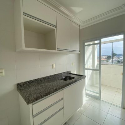 Cobertura com 97m², 3 quartos, 3 suítes, 2 garagens, no bairro Capoeiras em Florianópolis