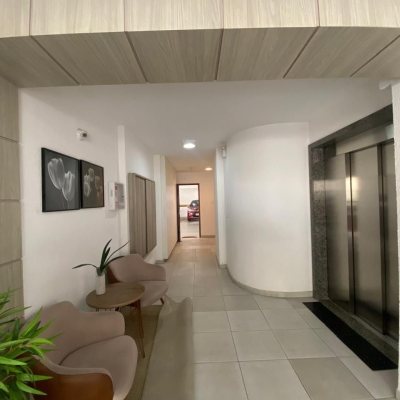 Cobertura com 97m², 3 quartos, 3 suítes, 2 garagens, no bairro Capoeiras em Florianópolis