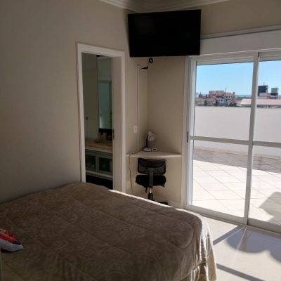 Cobertura com 272m², 4 quartos, 3 suítes, 3 garagens, no bairro Ingleses em Florianópolis