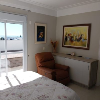 Cobertura com 272m², 4 quartos, 3 suítes, 3 garagens, no bairro Ingleses em Florianópolis