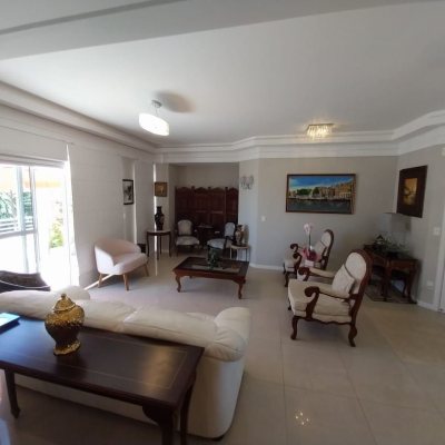 Cobertura com 272m², 4 quartos, 3 suítes, 3 garagens, no bairro Ingleses em Florianópolis