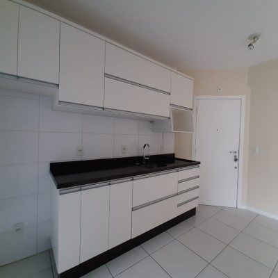 Apartamentos com 78m², 2 quartos, 1 suíte, 1 garagem, no bairro Trindade em Florianópolis