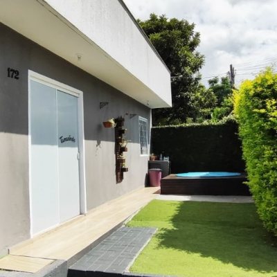 Casa Residencial com 311m², 3 quartos, 1 suíte, 3 garagens, no bairro Serraria em São José