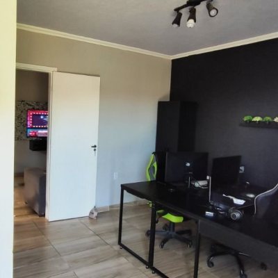 Casa Residencial com 311m², 3 quartos, 1 suíte, 3 garagens, no bairro Serraria em São José