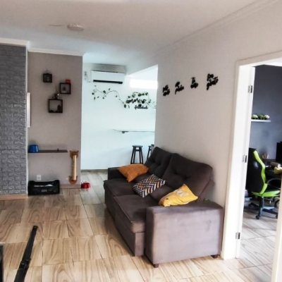 Casa Residencial com 311m², 3 quartos, 1 suíte, 3 garagens, no bairro Serraria em São José