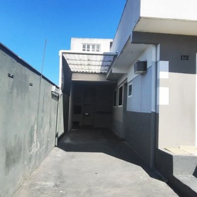 Casa Residencial com 311m², 3 quartos, 1 suíte, 3 garagens, no bairro Serraria em São José
