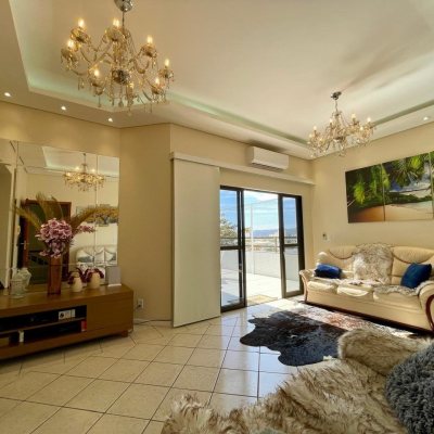 Cobertura com 229m², 3 quartos, 3 suítes, 2 garagens, no bairro Canasvieiras em Florianópolis