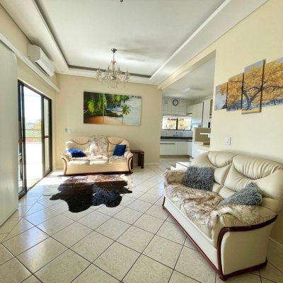 Cobertura com 229m², 3 quartos, 3 suítes, 2 garagens, no bairro Canasvieiras em Florianópolis