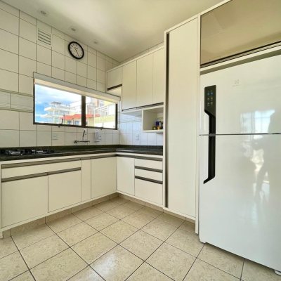 Cobertura com 229m², 3 quartos, 3 suítes, 2 garagens, no bairro Canasvieiras em Florianópolis