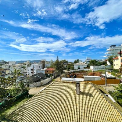 Cobertura com 229m², 3 quartos, 3 suítes, 2 garagens, no bairro Canasvieiras em Florianópolis
