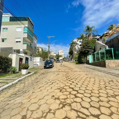 Cobertura com 229m², 3 quartos, 3 suítes, 2 garagens, no bairro Canasvieiras em Florianópolis