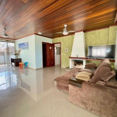 Cobertura com 229m², 3 quartos, 3 suítes, 2 garagens, no bairro Canasvieiras em Florianópolis