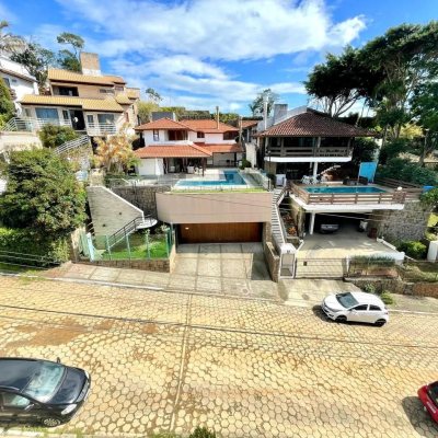 Cobertura com 229m², 3 quartos, 3 suítes, 2 garagens, no bairro Canasvieiras em Florianópolis